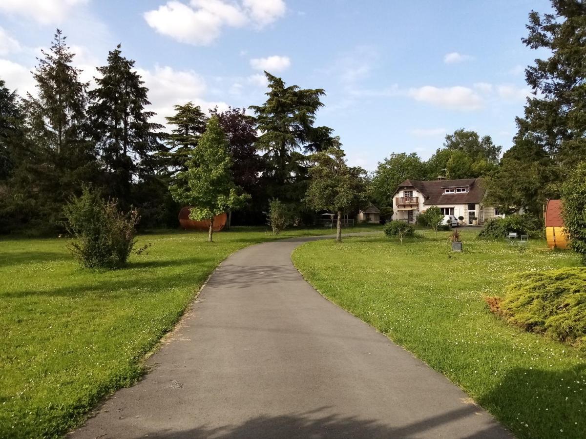 Havre De Paix Au Bords De L'Eure - Divers Hebergements Garennes-sur-Eure Exterior foto