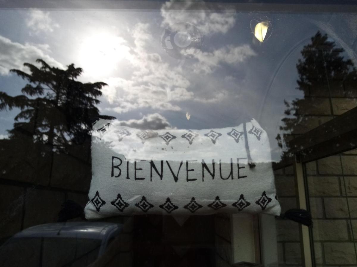 Havre De Paix Au Bords De L'Eure - Divers Hebergements Garennes-sur-Eure Exterior foto