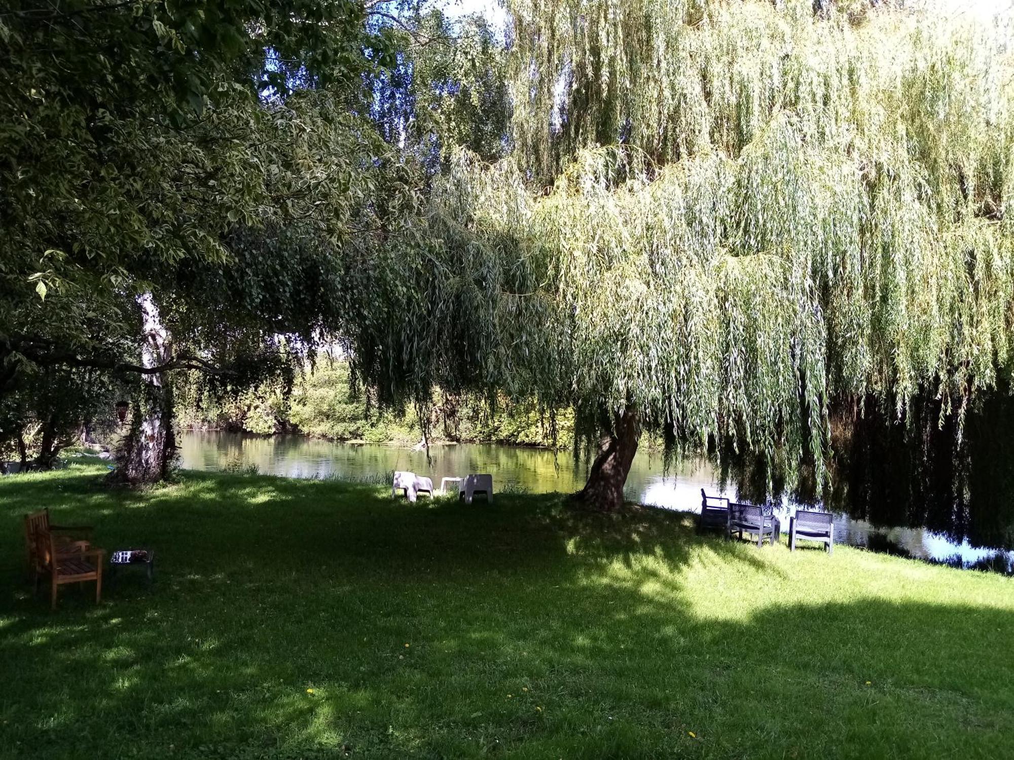Havre De Paix Au Bords De L'Eure - Divers Hebergements Garennes-sur-Eure Exterior foto